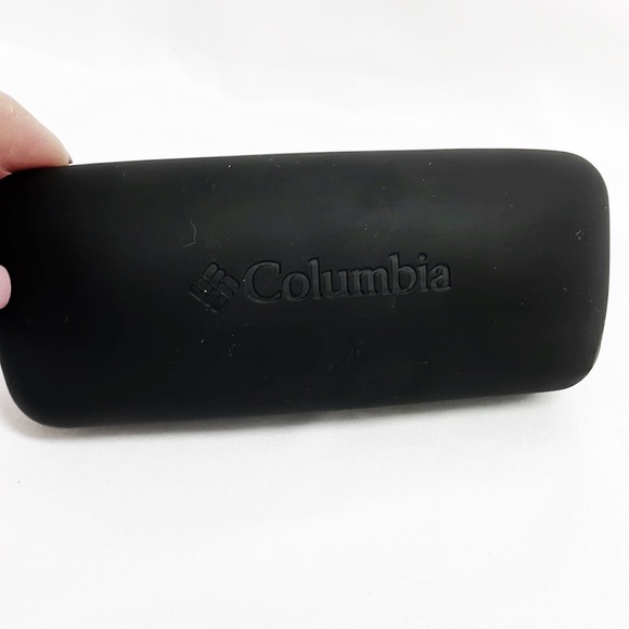 COLUMBIA Black Sunglasses Hard Case With Cleaning Wipe - Picture 1 of 3